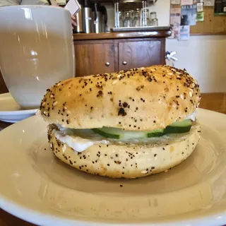vegan bagel sandwich