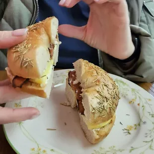 Breakfast bagel with rosemary and bacon