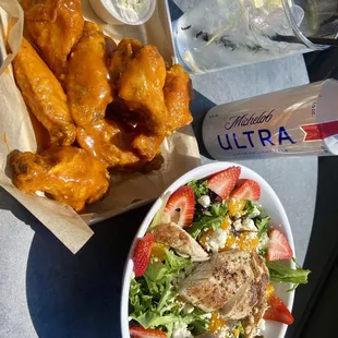 chicken wings and fried chicken, bbq chicken, fried chicken wings, food, fried chicken, poultry, chicken, chicken wings, bbq wings