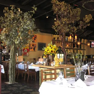 just inside the main entrance to the dining room