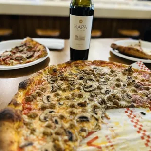 Mushroom sausage pizza