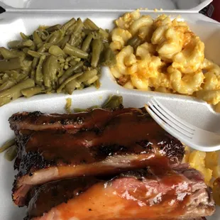 Ribs, mac and green beans!