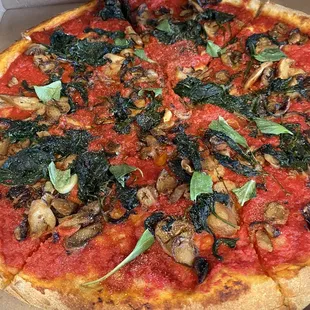 Tomato Pie (vegan) with spinach, mushrooms and fresh basil