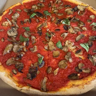 Tomato pie with basil  and mushrooms . Vegan