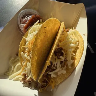 $2 tacos special