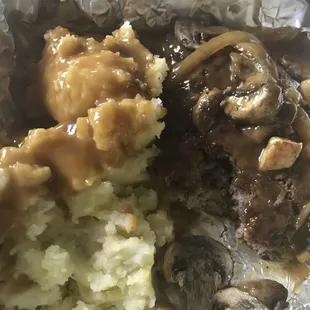 Chopped Angus Steak with mashed potatoes