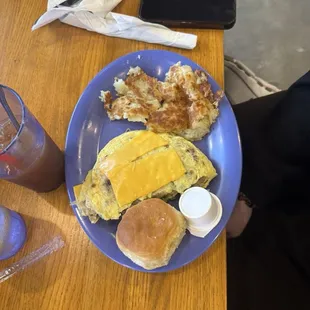 Omelet and hash browns
