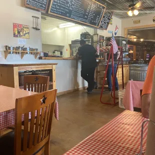 They open for business and yummy smells seeping from the kitchen. Friendly service great food