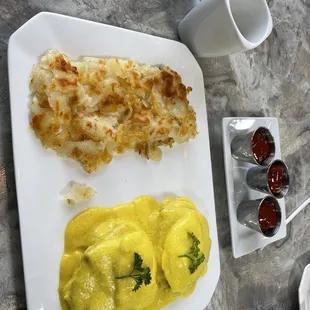 Eggs Benedict, American fries