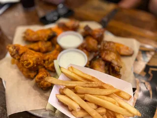 Wingin' It Bar and Grille