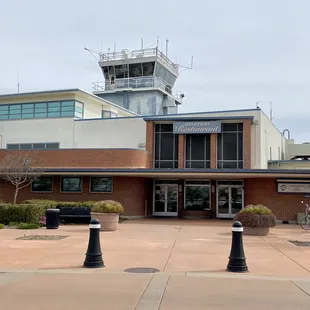 03.14.21 watching planes over brunch