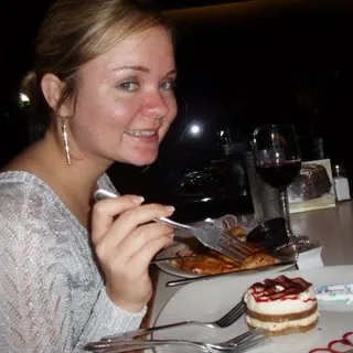 Lindsay L.