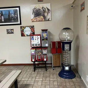 sushi and sashimi, interior