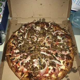 Deluxe pizza XL no green peppers