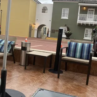 Patio/courtyard area