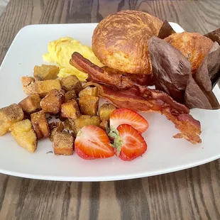 2-egg breakfast with Blueberry muffin