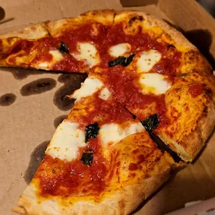 Margherita pizza minus 2 slices