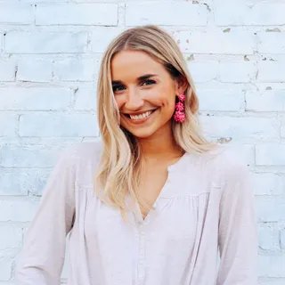 Elle C.