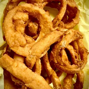 Onion rings are good, crisp, not too greasy.
