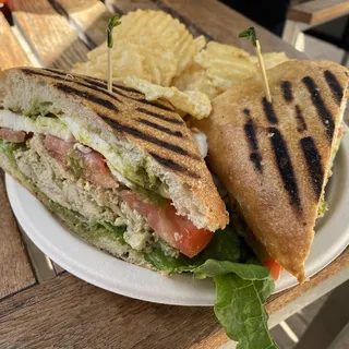 PESTO CHICKEN SANDWICH