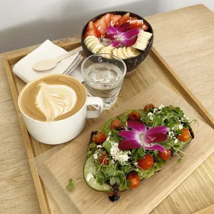 Veggie Toast Almond milk latte Açaí Bowl