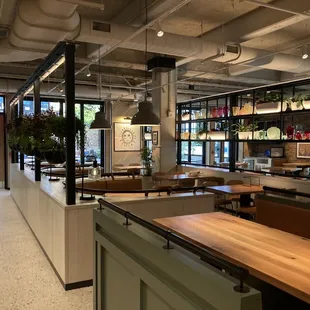 sushi and sashimi, interior