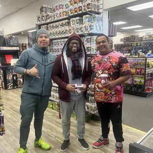 The owner with two fellow Collectors