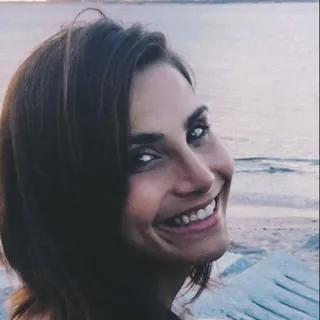 Luciana E.
