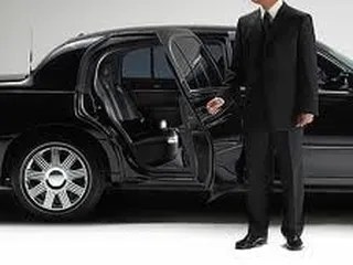 Valencia Limousine and Town Car