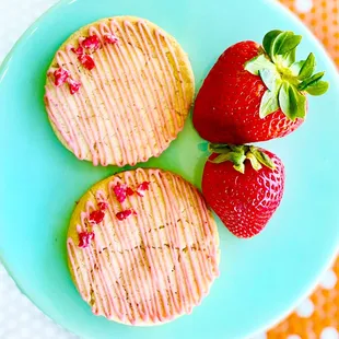 May Cookie of the Month: strawberry lemonade | gluten free, vegan, dairy free, nut free, refined sugar free