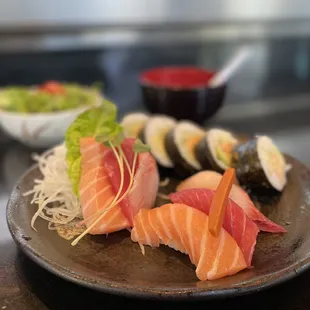 Fantastic Set: 3 pcs Sushi + 3 pcs Sashimi + 1 Cut Roll (Spicy Shrimp &amp; Crab)