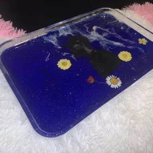 Customized rolling tray to compliment any smoke sesh