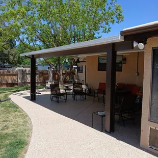 Insulated Roof with lights &amp; ceiling fans to keep you cool on a hot summer day.
Perfect place to entertain your guests