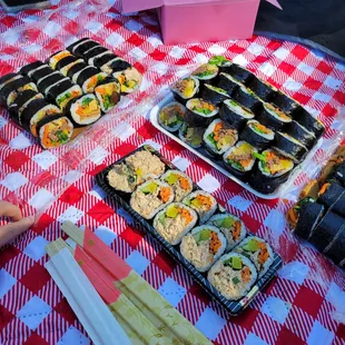 Spicy tuna, beef, variety pack