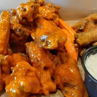 fried chicken, fried chicken wings, bbq chicken, poultry, chicken wings and fried chicken, bbq wings, food, chicken wings, chicken