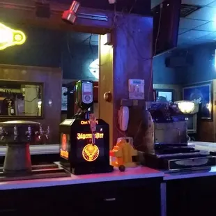 Wrap around bar....there's a whole other side.