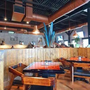 sushi and sashimi, interior