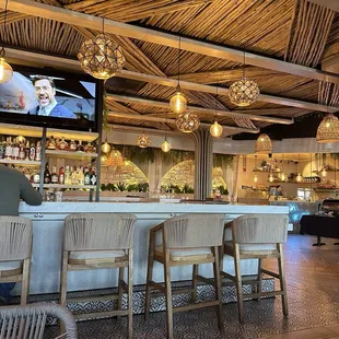 sushi and sashimi, interior