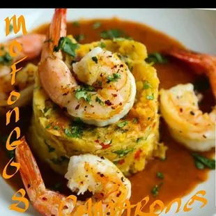Mofongo con camarones en salsa criolla