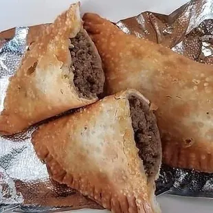 Empanadillas de Carne de Res: Seasoned ground beef turnovers