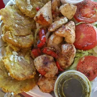 Pollo al Ajillo con Tostones / Garlic Chicken with Tostones