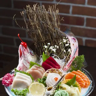 Sashimi Deluxe (15pieces)