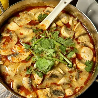 SEAFOOD Tom Yum Soup (Large)