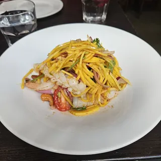 MANGO Seafood Salad