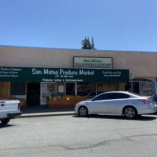 Little supermarket with lots of fresh produce!