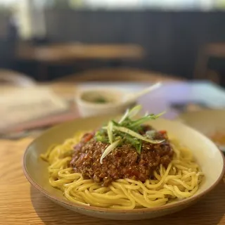 Noodles w/ Seasoned Ground Beef w/ Chili Oil