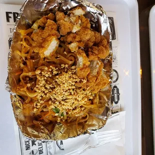 Crispy chicken pad thai
