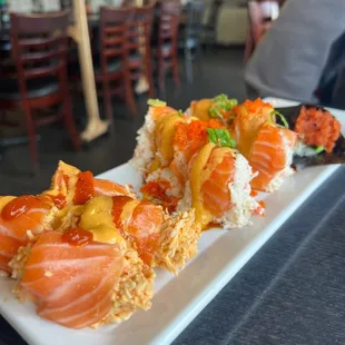 Zen-zen, Jhah-ghi-ya &amp; spicy tuna roll