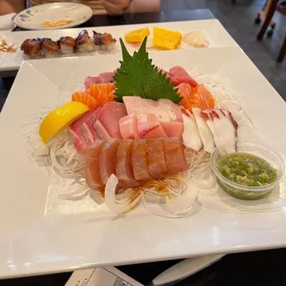 P08. Yellowtail Sashimi