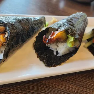 H03. Caterpillar Hand Roll